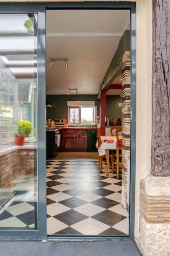 La Maison d'Emma, 10 p, grand spa, 1 h15 de Paris in Surville