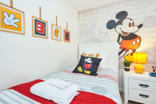 Family Villa with Private Pool Game Room & Themed Rooms - image 2