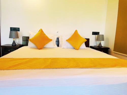 Deluxe Double Room image 10