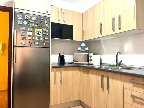 Almerimar Amplio Apartamento de 3 Habitaciones con Piscina, pista de padel, futbol y Garaje Cubierto para 2 Coches en Altas Entinas