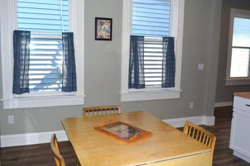 Eco Friendly Home by Cincy w Office Space