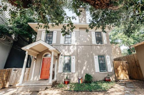 Stunning Victorian Home at UT and Downtown in Austin, USA