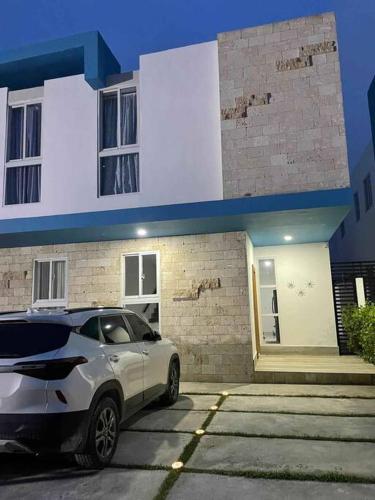 Cozy Villa 10 minutes from Beach
