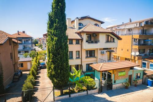 Viesnīcas āriene, Paradise Chernomorets in Černomoretsa