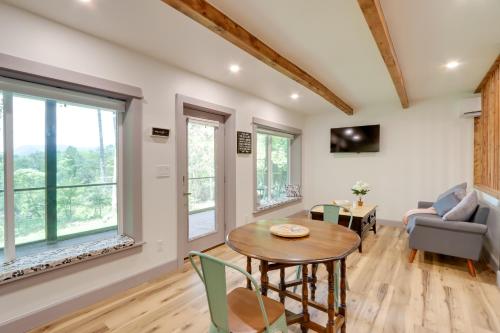 Peaceful Ellijay Getaway with Screened Porch and View! in Ellijay, USA