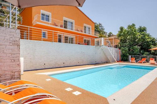 Orange Villa on the Cote d'Azur 6BR 11pax AC Private Heated Pool BBQ Mountain View - Location, gîte - Cagnes-sur-Mer