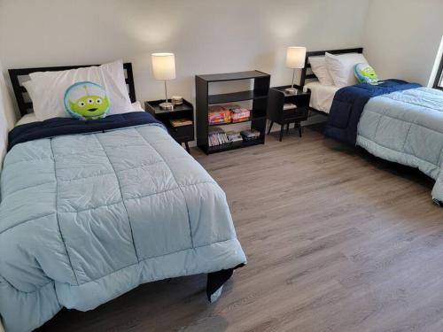 Modern New Townhome at the Hub a few miles to Disney, Osceola