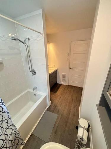 Apartment with a Balcony and Free Parking in Saint-Hyacinthe