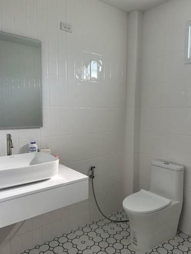 Takraw Rim Kwae in Chong Sadao