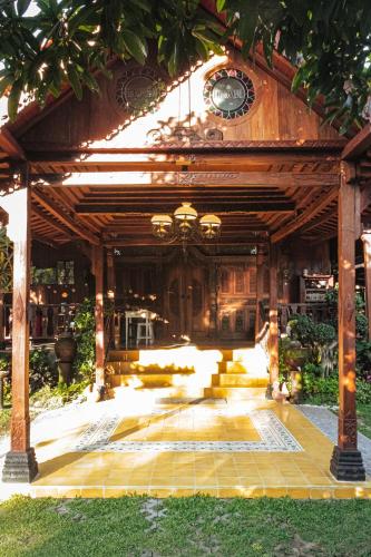 Cokro Hinggil - Traditional View in 普蘭巴南