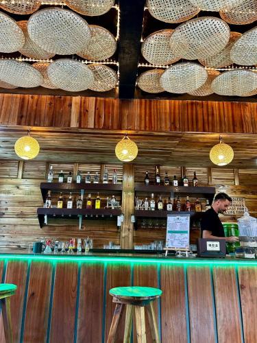 Islanders Hostel Port Barton - 바/라운지