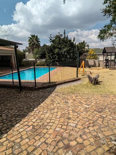 Bundary gardens Bundary gardens