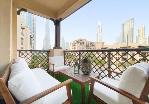 5 Min Walk to Burj Khalifa 2BHK Luxury Downtown Burj Haven, Dubaj (zdjęcie 10)