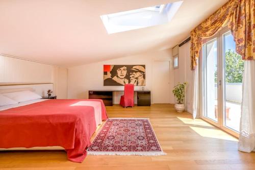 Over the sky of the Motor Valley - Luxury Penthouse