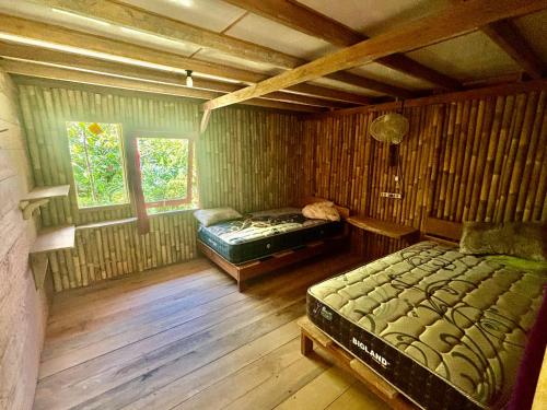 Moile Moile Surfcamp in Katurai