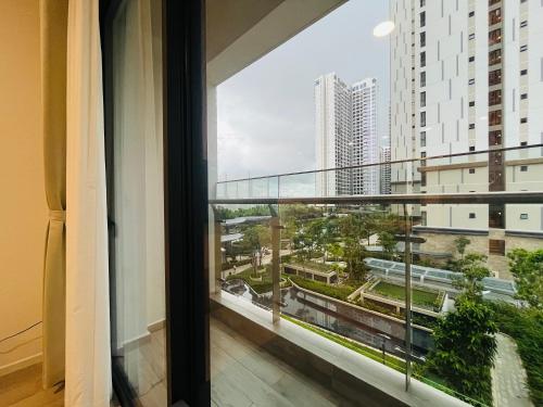 May Homes - 1PN MCP Masterise Centre Point