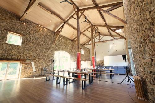 Restorāns, Domaine privatif pour groupes pouvant accueillir 34 personnes in Lavoine