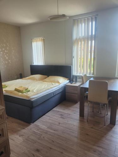3 twin beds