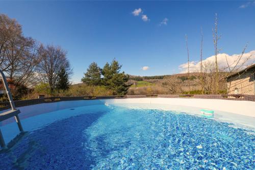 Uitzicht, Villa de luxe, nichée dans les montagnes (Villa de luxe, nichee dans les montagnes) in Lavoine