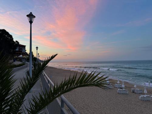 Stunning seaview - 50m to the beach in 比亞拉