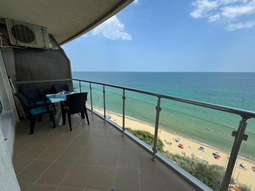 Stunning seaview - 50m to the beach in 比亞拉