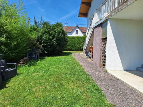 ทางเข้า, studio 2 personnes in ลุกเซย-เล-แบ็ง