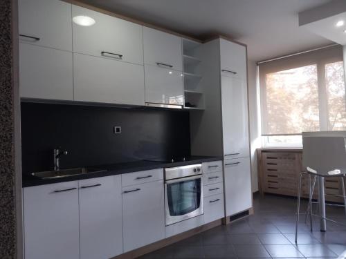 Apartment Red - image 2