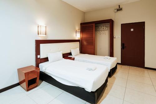 2 twin beds