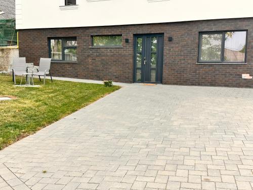 Apartament modern in Vila, cu curte proprie la 2km de centrul Sucevei Apartament modern in Vila, cu curte proprie la 2km de centrul Sucevei