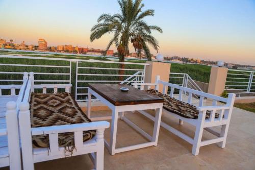 Royal Nile Suites - Luxury Nile View 1 - image 7