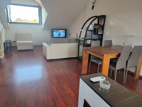 Un posto tranquillo a Milano in Bande Nere