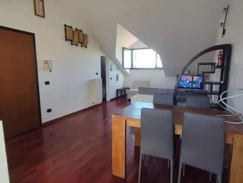 Un posto tranquillo a Milano in 邦德歐比尼