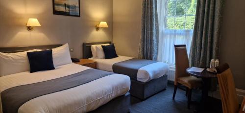 Double or Twin Room - Non Sea View image 8
