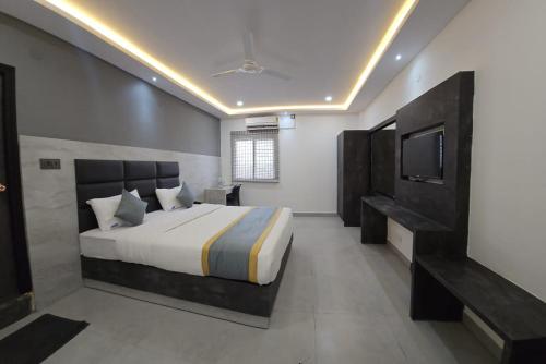 Susan suites in Puttaparthi