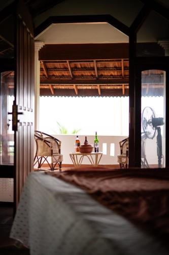 Banyan Beach Cottage SRI LANKA in Komari