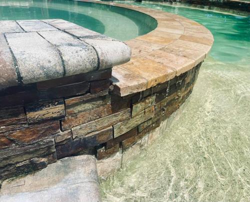 Bass Lake Oasis in Florahome, USA