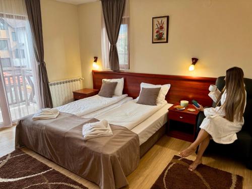 Deluxe Double Room image 9