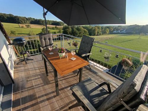 balcon/terasă, Tanjas Ferienwohnung mit Weitblick in Altenkirchen (Westerwald)