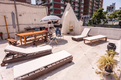 Shower, Maison Depla with rooftop, Jacuzzi, pool, and BBQ in Caballito