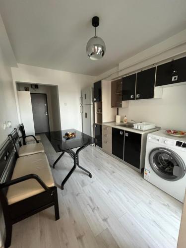 Apartment 2 camere 1,3 km Promenada Mall Capacitate 4 persoane in Craiovita Noua