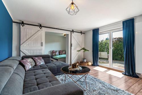 Superior One-Bedroom Apartment