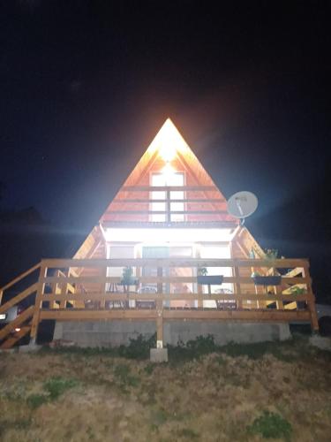 A szálláshely kívülről, Brvnara JEZDA in Jezdici