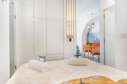 15 minutes to Colosseum - Loft with terrace, Рим (фото 5)