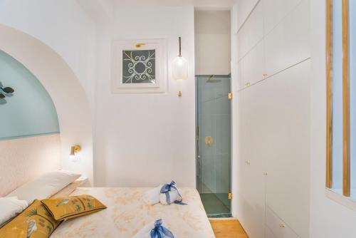 15 minutes to Colosseum - Loft with terrace, Рим (фото 10)