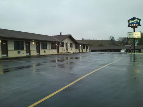 . starlite motel