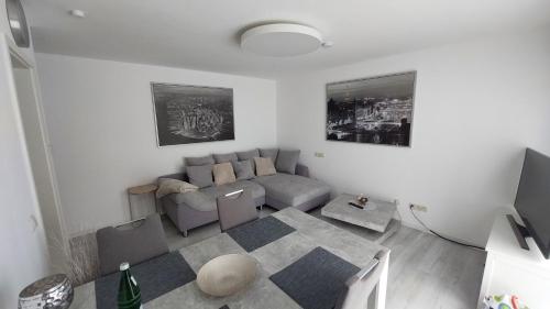 Удобства, Ferienwohnung MW 75 m2 Höxter Weserbergland Weser 2 Bäder Terrasse Wäsche Endreinigung (Ferienwohnung MW 4a bis 66 m2 Hoxter Weserbergland Weser 1-2P 1SZi mBad 3-4P 2SZi m2Bader Terrasse W) in Boffzen