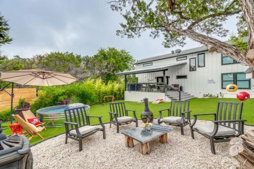 Lago Vista Home with Putting Green, Pool, and Jacuzzi in Leander, USA