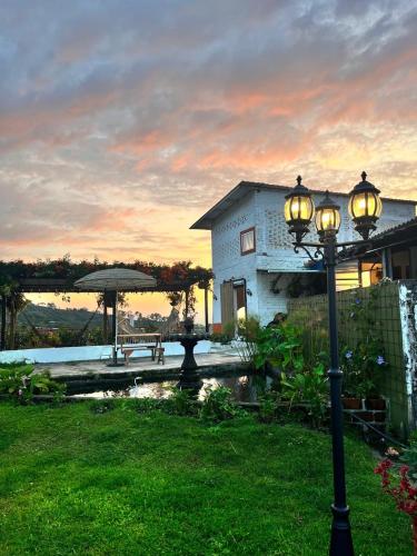 Surrounding environment, Casa Grande Coffee House in Marsella