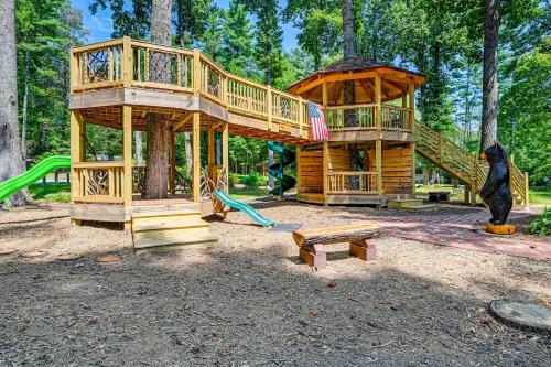 Mountain Bearadise Home with Stunning Views in แซฟไฟร์ (NC)