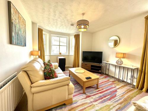 The Raeburn 2 Bedroom Apartment in Craigie